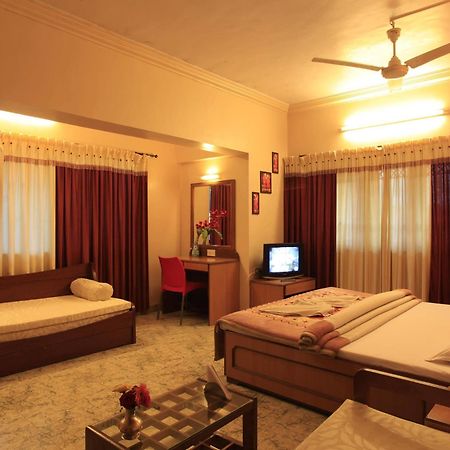 Hotel Sahyadri Алібаґ Екстер'єр фото