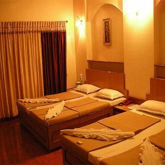 Hotel Sahyadri Алібаґ Екстер'єр фото