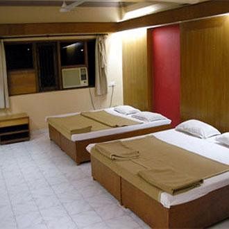Hotel Sahyadri Алібаґ Екстер'єр фото